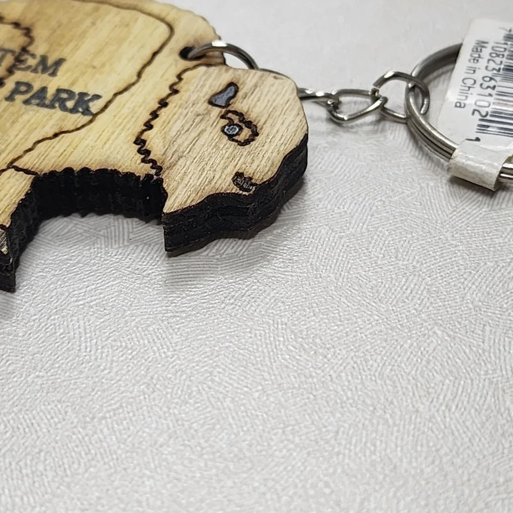 Wilstem Wildlife Park, Indiana Wood Cut Out BUFFALO Animal Key Chain Ring